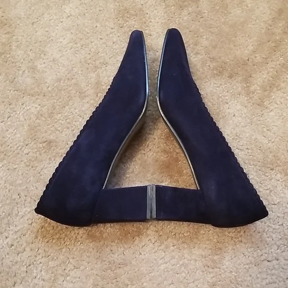 Stuart Weitzman Suede Heels - Picture 9 of 13